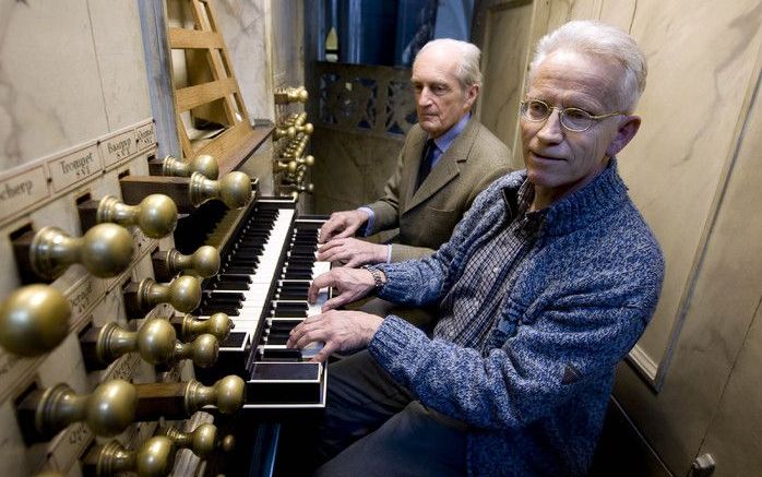 De organisten Leonhardt en Winsemius jubileren als titulair organist van de Nieuwe Kerk in Amsterdam. Foto De Nieuwe Kerk