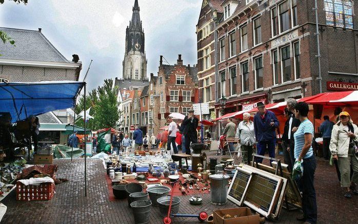 Antiek , curiosa en boekenmarkt op „een van de mooiste plekjes van Nederland.” Foto’s RD, Henk Visscher