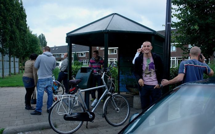 GOUDA – De jongerenontmoetingsplaats aan de Noothoven van Goorstraat in Gouda is in trek bij jongeren uit de hele buurt. Omwonenden zijn minder blij met de vele jongeren die er tot diep in de nacht rondhangen. Foto ProteXt DeJo