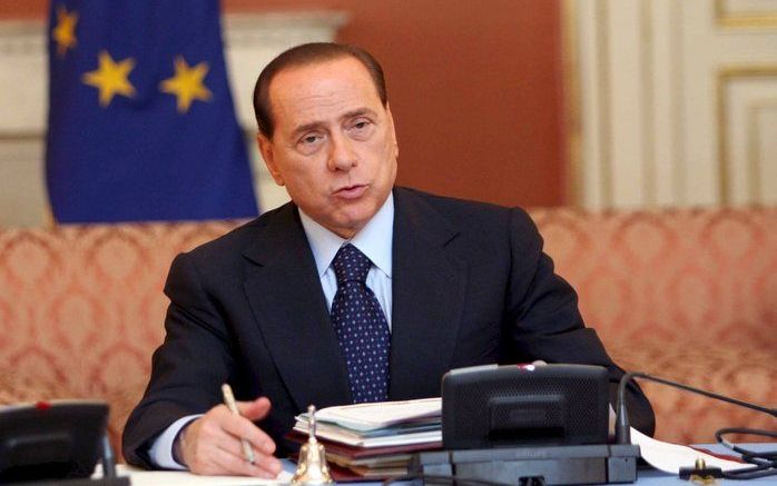 ROME - Tegen Berlusconi liepen de afgelopen jaren tal van processen wegens fraude en corruptie. In twee gevallen kreeg hij gevangenisstraf, maar kon in hoger beroep voorkomen dat hij daadwerkelijk in de cel belandde. Foto EPA