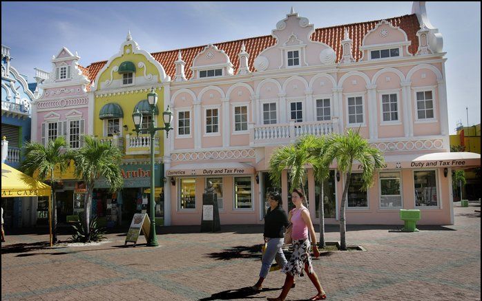 De huizencrisis in Amerika laat ook zijn sporen achter op Aruba. Foto: het winkelcentrum in Oranjestad. - Foto ANP