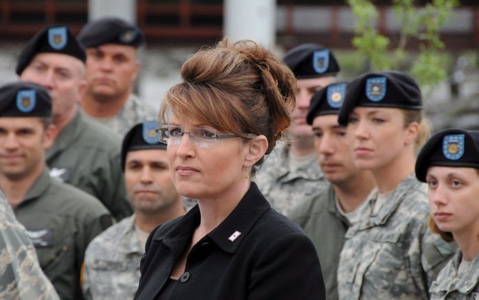 ANCHORAGE - Nog maar koud gekozen als running mate van de Republikeinse presidentskandidaat John McCain, moet gouverneur van Alaska Sarah Palin zich al verdedigen in het eerste schandaal rond haar persoon, dat de naam troopergate heeft gekregen. Foto EPA