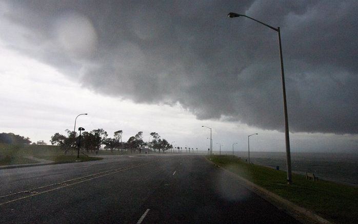 NEW ORLEANS – Het oog van de orkaan Gustav heeft maandag rond 17.00 uur (Nederlandse tijd) de Amerikaanse kust bereikt bij Cocodrie (Louisiana), op ruim 100 kilometer ten zuidwesten van de stad New Orleans. Foto EPA