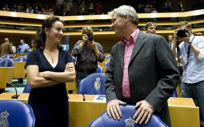 DEN HAAG - GroenLinks-leider Halsema en Duyvendak in de Tweede Kamer De Tweede Kamer heeft dinsdag afscheid genomen van GroenLinkser Wijnand Duyvendak. Die kondigde onlangs zijn vertrek aan nadat hij in opspraak was geraakt door zijn verleden als milieuac