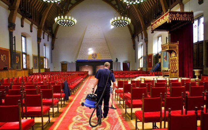 Schoonmaak in de Ridderzaal. Foto ANP.