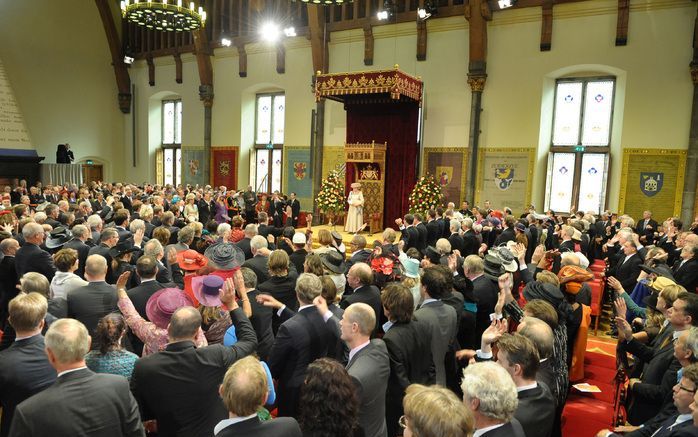 Het kabinet trekt volgend jaar 2,5 miljard euro uit om de lasten van burgers en bedrijven te verlichten. De koopkracht van de meeste huishoudens stijgt daardoor in 2009. Dat maakte het kabinet gisteren bekend. Foto RD, Henk Visscher