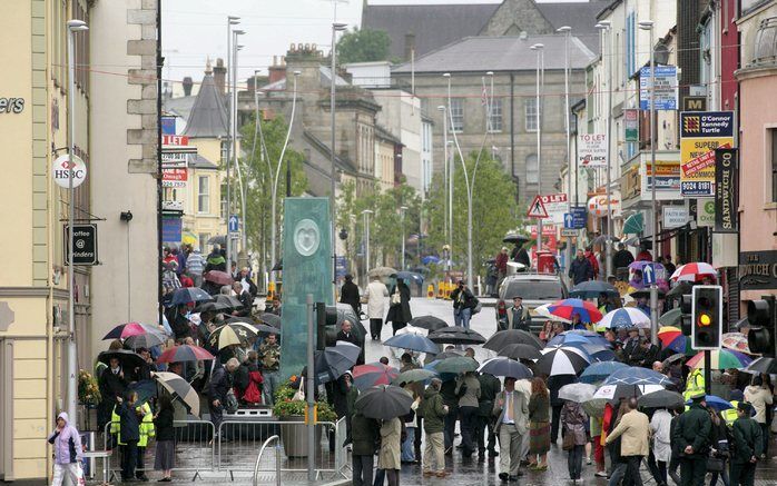 LONDEN - De Marktstraat waar de bomaanslag in 1998 plaatsvond tijdens de herdenking in augusts 2008. Foto EPA