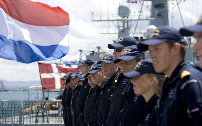 MOMBASSA - Overdracht van Humanitaire Missie van Denemarken aan Nederland, woensdag op fregat de Hr. Ms. Evertsen. Het fregat Hr. Ms. Evertsen is woensdag begonnen aan de missie in Somalie. Het schip lag al klaar maar de Tweede Kamer stemde pas dinsdag in