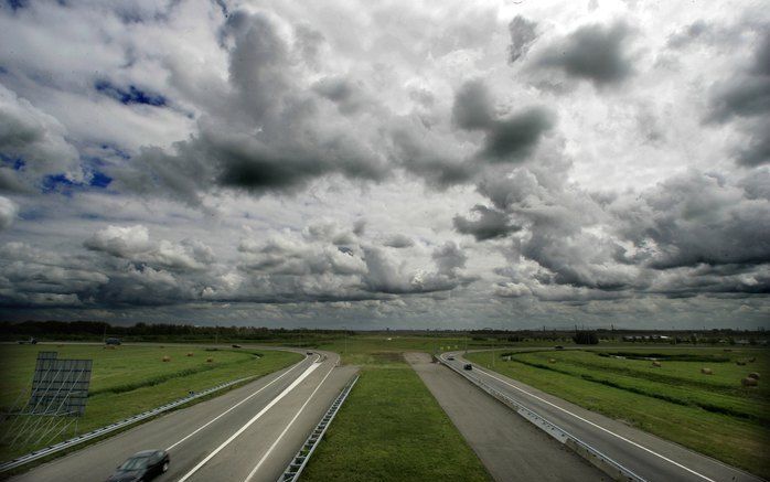 DELFT - De snelweg A4 houdt op bij Delft. De vervoersbranche en werkgeversorganisaties vrezen dat de verlenging van de A4 bij Midden-Delfland opnieuw vertraging zal oplopen door een voorstel van de ChristenUnie (CU) in de Tweede Kamer. Foto: ANP