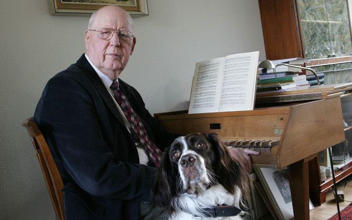 DEN HAAG – Prof. dr. W. Balke staat vijftig jaar in het ambt van predikant. De emeritus hoogleraar kerkgeschiedenis signaleert een toenemende belangstelling voor de Reformatie. „Iemand als Calvijn blijft ook fascineren. Hij komt steeds weer terug op de kr