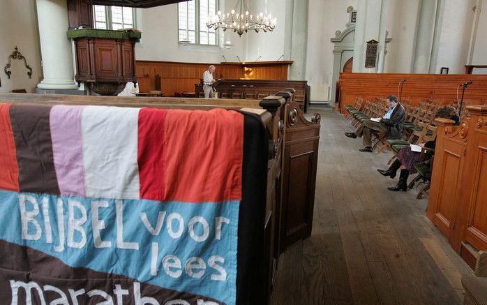 AMSTERDAM – Kerkelijke en niet kerkelijke Amsterdammers lezen in tien dagen op tien verschillende locaties in de hoofdstad voor uit de Bijbel. Ook de Gereformeerde Bondsgemeente opende daarvoor de deuren van de bijna vier eeuwen oude Amsterdamse Noorderke