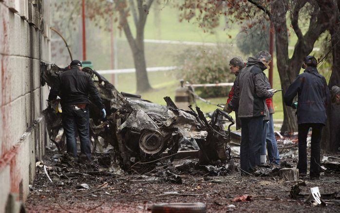 Door de explosie vlogen verscheidene auto’s en een gebouw op het universiteitsterrein in brand. Volgens de Spaanse radio is aanzienlijke materiële schade aangericht. Foto EPA