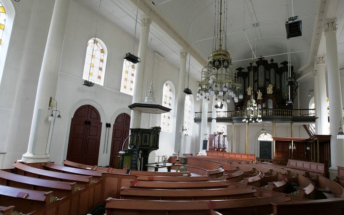 HILVERSUM - De kerkgang staat voor Nederlanders op plaats 29 aldus het onderzoek van het Nederlands Centrum voor Volkscultuur. Foto Anton Dommerholt