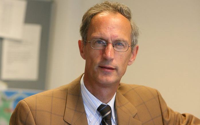 EDE - Prof. dr. Henk Jochemsen vertrekt als directeur van het Prof. dr. G. A. Lindeboom Instituut. Jochemsen heeft 21 jaar als directeur gewerkt bij het centrum voor medische ethiek in Ede. Foto RD