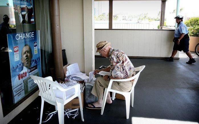 HONOLULU - Bij het partijbureau van de Democraten worden de lijsten van de mensen die opgebeld zijn met het verzoek toch vooral op Obama te gaan stemmen door de papierversnipperaar gehaald. FOTO RD, HENK VISSCHER