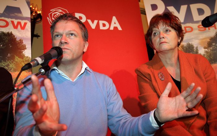 De PvdA ministers Bos en Vogelaar in betere tijden, tijdens de campagne voor de Statenverkiezingen vorig jaar. Foto ANP