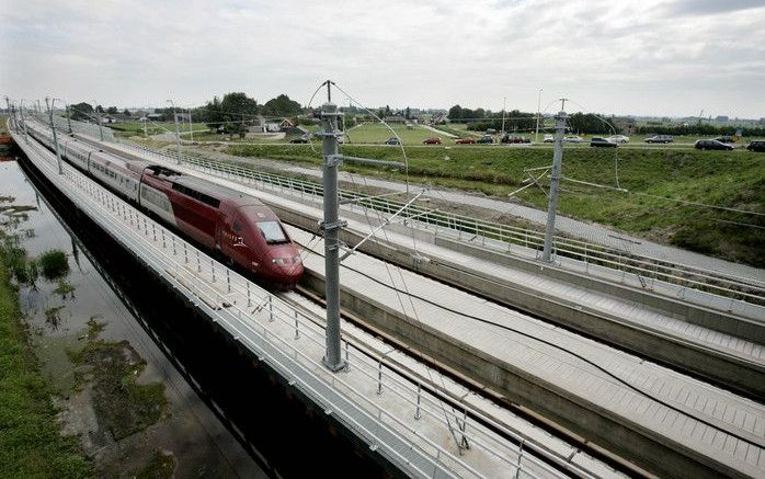 De eerste treinen op de hogesnelheidslijn HSL Zuid laten opnieuw op zich wachten. Verkeersminister Eurlings deelde dat donderdag mee in de Tweede Kamer. Foto ANP