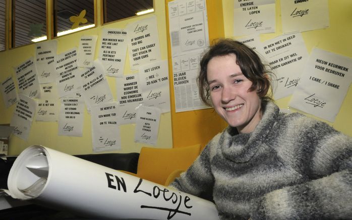 ARNHEM – Loesjemedewerkster Judith: „Ik zie niet in wat het toevoegt als ik mijn achternaam gebruik. ” Foto Marc Pluim