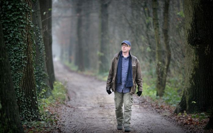 Hilbrand Rozema over zijn dichtbundel ”Slagveldtoerisme”: „Mijn bundel is doordrenkt van melancholie: Waarom al die ellende in de wereld? Waar is God dan? Maar ze is niet zon der hoop.” Foto RD, Henk Visscher