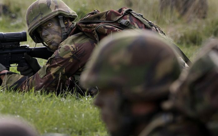 Negen Nederlandse militairen moeten morgen in Oostenrijk voor de rechter verschijnen. Ze raakten in oktober 2007 betrokken bij een vechtpartij in de Oostenrijkse wintersportplaats Zell am See. Een woordvoerder van het ministerie van Defensie bevestigde gi