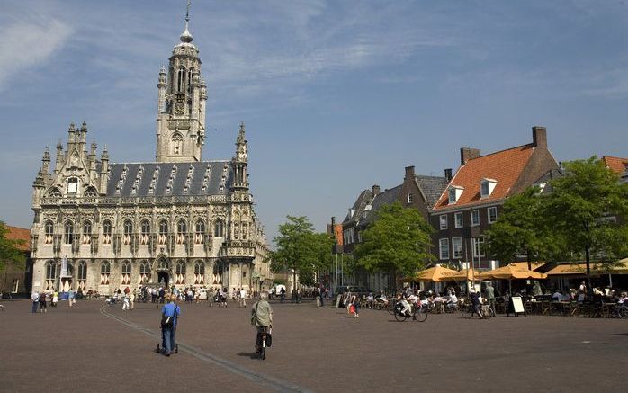 MIDDELBURG - Groningen, Deventer, Dordrecht en Middelburg herbergen veel herinneringen aan het protestantse erfgoed. Wie daarvan wil kennisnemen, kan terecht in het boekje ”Zij lopen, maar worden niet moe”, dat de Protestantse Kerk in Nederland uitgeeft. 