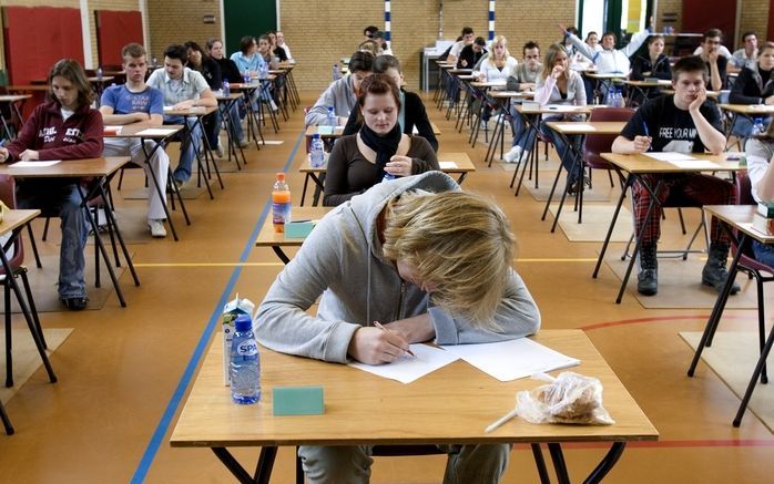 DEN HAAG – In de Tweede Kamer is bezorgdheid ontstaan over leerlingen met leesblindheid. PvdA, SP en ChristenUnie vrezen dat dyslectische jongeren te veel moeite krijgen met de nieuwe, strengere exameneisen. Foto ANP