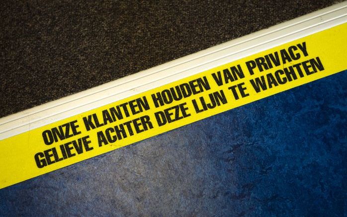 Burgers accepteren dat hun persoonsgegevens worden bewaard en gebruikt, maar niet omdat ze zo veel vertrouwen hebben in de zorgvuldigheid van de gebruikers ervan. Foto ANP