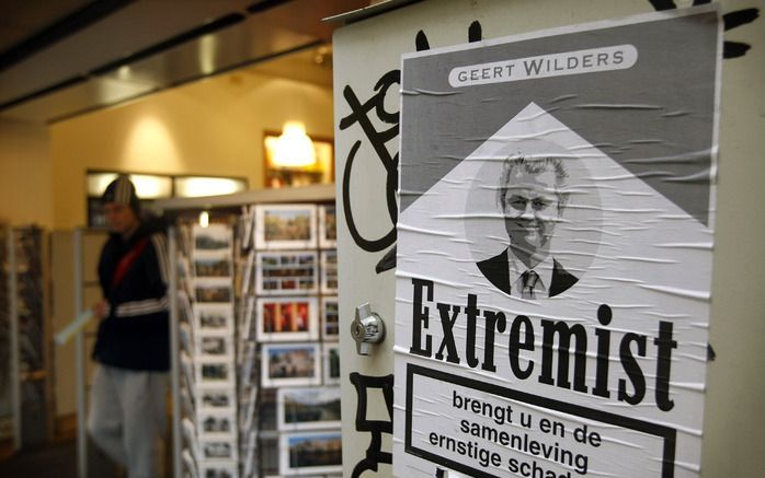 Volgens het openbaar ministerie is deze poster tegen Wilders niet beledigend. Foto EPA