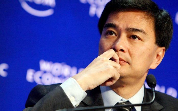 BANGKOK (ANP) – De Thaise premier Abhisit Vejjajiva heeft tegen de nieuwszender CNN toegegeven dat Rohingya-vluchtelingen uit Birma door de Thaise autoriteiten op zee aan hun lot zijn overgelaten. Foto EPA