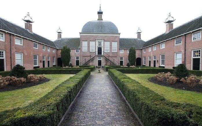 LEERDAM – Een scala aan activiteiten moet het Hofje, een historisch pand in Leerdam, weer een toekomst bieden. Foto William Hoogteyling