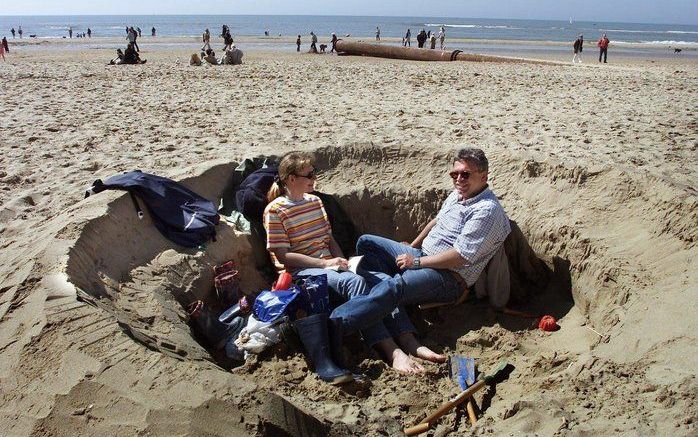 Katwijk gaat kuilen graven op het strand. De prijs van een kuil zal ongeveer rond de 4,50 liggen, aldus een medewerkster van Citymarketing Katwijk. Foto ANP