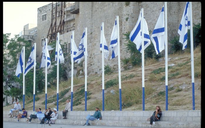 „Hoe moet het conflict in het Midden-Oosten worden opgelost? Menselijk gezien is het onoplosbaar. Israël is een lastige steen waaraan de volken zich vertillen. We mogen echter weten dat God een plan heeft met het Joodse volk.” Foto Israëlisch Verkeersbure