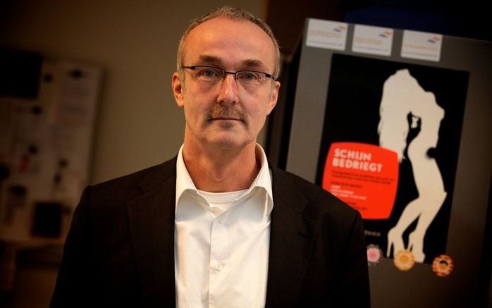 Chef migratiecriminaliteit Henk van Rijssel: „Mensenhandel is een haaldelict, je moet de boer op om zaken op te sporen. Ons motto is: Wie zoekt, die vindt.” Foto Sjaak Verboom