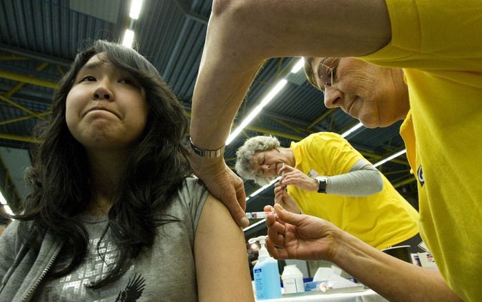 Door de ’indianenverhalen’ die rond gaan over de vaccinaties tegen baarmoederhalskanker is de opkomst voor die campagne lager dan verwacht. Foto ANP