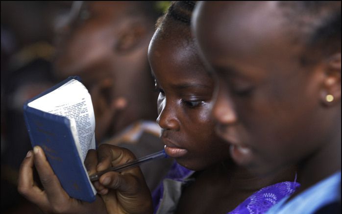 Alleen Jezus kan Afrika bevrijding brengen, schrijft Kees Moerman, naar aanleiding van een bekentenis van een Engelse atheïst. Het christelijk geloof betekent veel meer dan een inspiratiebron voor hulpverleners. Foto ANP