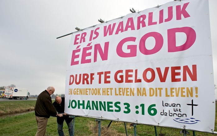 Het bord langs de A28 bij Staphorst is weg. Foto Dick Vos