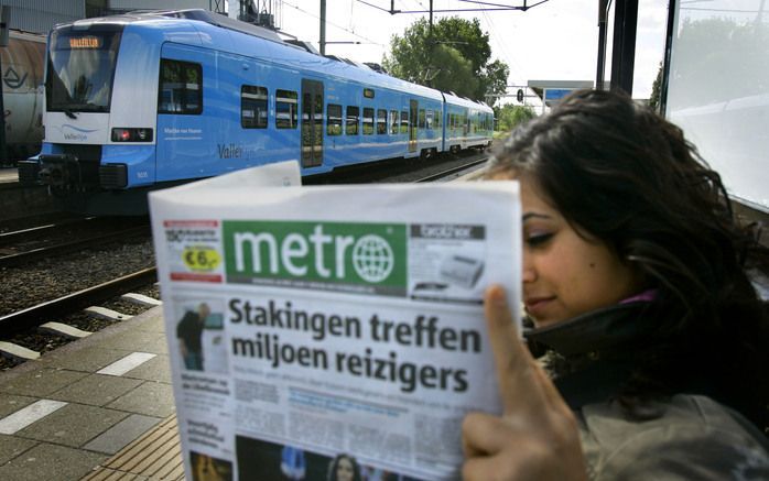 Deuren van metro’s trekken passagiers mee. foto ANP