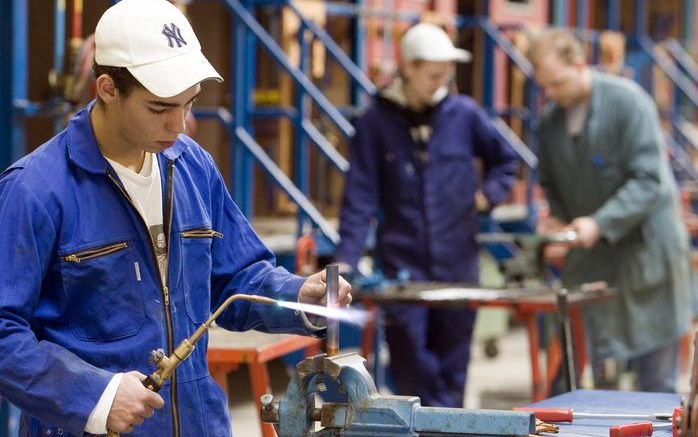 ”Biedt jongeren aanvullend onderwijs aan om te voorkomen dat ze op een zijspoor komen." Foto ANP