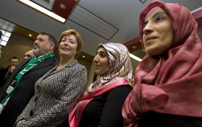 De Tweede Kamer wil opheldering van het kabinet over ambtenaren die Nederlandse kinderen van Marokkaanse moeders opsporen, om ze vervolgens ook als Marokkaans staatsburger op te nemen in de gemeentelijke basisadministratie (GBA). Foto ANP