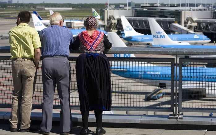 Op Schiphol is vrijdagmiddag een bommelding binnengekomen. Een verdachte is aangehouden. Foto ANP