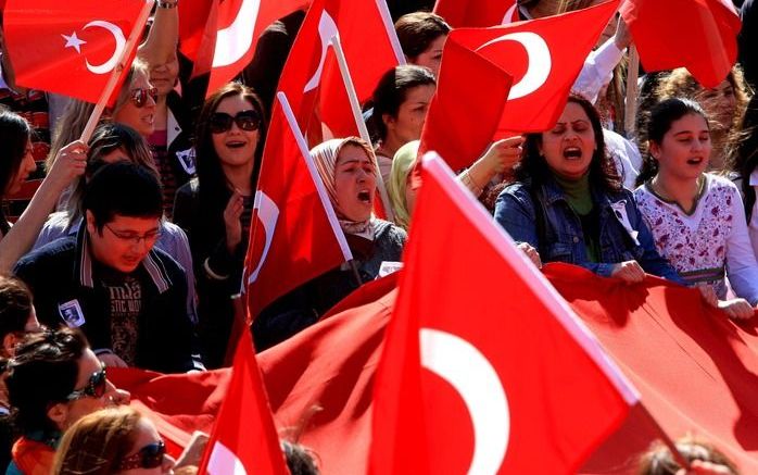 ISTANBUL – Het vooruitzicht dat de grens tussen Armenië en Turkije misschien binnen afzienbare tijd heropend wordt, leidt in Turkije niet tot veel enthousiasme. Foto EPA