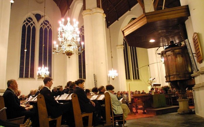 „Span u een weinig in”, zei de Middelburgse predikant Smijtegelt regelmatig. Ook in zijn tijd maakten luisteraars aantekeningen tijdens de preek. - Foto RD, Anton Dommerholt