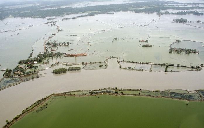 KOLKATA – Het dodental van de cycloon Aila is opnieuw naar boven bijgesteld. Inmiddels gaan de autoriteiten in het kustgebied op de grens van India en Bangladesh uit van 275 dodelijke slachtoffers. Dat bleek vrijdag. Foto EPA