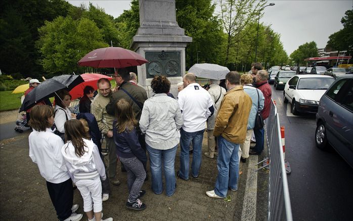 Mensen bij De Naald. Foto ANP