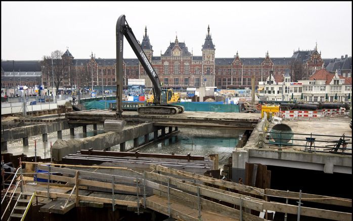 AMSTERDAM – De hoofdstedelijke afdeling van de SP heeft maandag een alternatief gepresenteerd voor de omstreden Noord-Zuidlijn. De zogeheten premetro kan naar verwachting vier jaar eerder rijden en kost 290 miljoen euro. Foto ANP