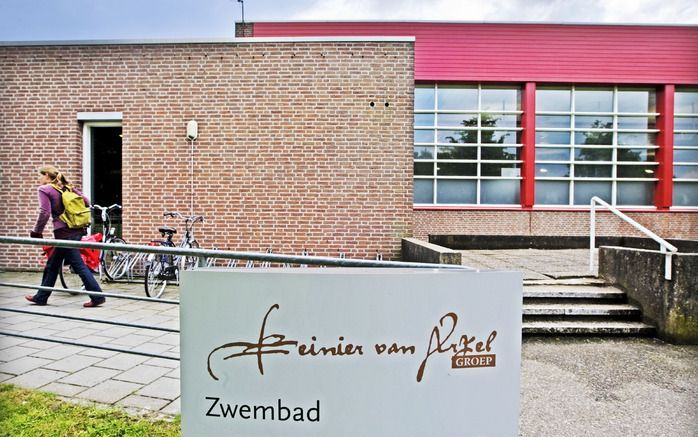 DEN BOSCH – Ouders van kinderen die in het verleden zwemles hebben gehad op de zwemschool van de 59–jarige Bosschenaar die verdachte is in een omvangrijke ontuchtzaak, kunnen donderdagavond in de Brabanthallen in Den Bosch terecht voor een informatiebijee