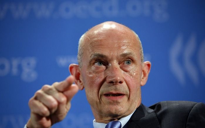 GENEVE – De topman van de Wereldhandelsorganisatie (WTO), Pascal Lamy, verwacht dat de wereldhandel dit jaar met ruim 10 procent zal afnemen. De WTO voorspelde in maart nog een recordafname van 9 procent. Foto EPA