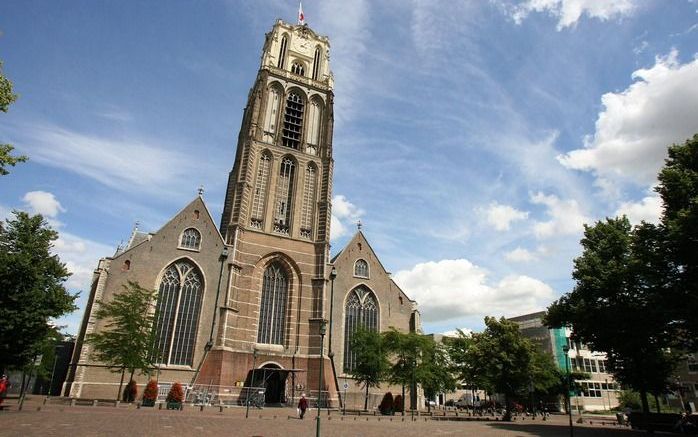 De toren van de Laurenskerk in Rotterdam staat inmiddels in de steigers. Foto RD, Anton Dommerholt