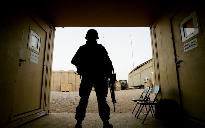 Het ministerie van Defensie stelt dat het boek van majoor Roelen „indringend” is en een „realistisch” beeld geeft van de wijze waarop militairen hun uitzending ervaren. Foto: Kamp Holland in Tarin Kowt, provincie Uruzgan, Afghanistan. Foto ANP