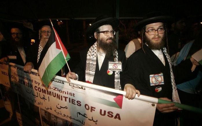 Ultraorthodoxe joden protesteren woensdagavond in Jeruzalem. Foto EPA